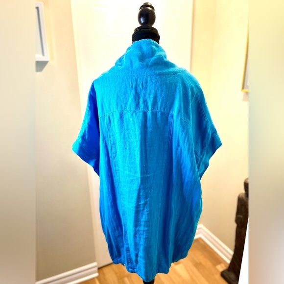 NWOT /UNO Linen ‘Dagfrid blouse’ aqua blue w/fpocket & buttons, draw string hem - Picture 3 of 9